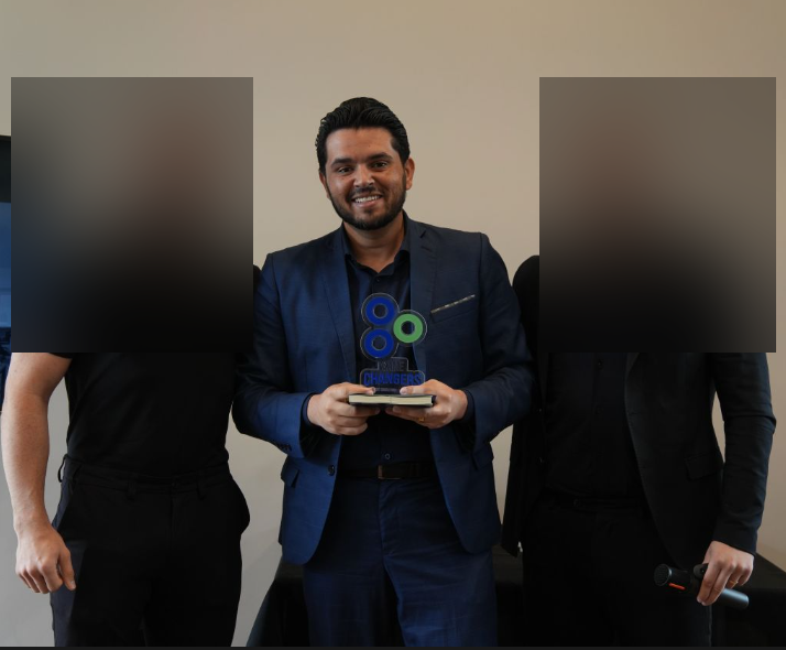 Samuel premiado entre líderes da empresa